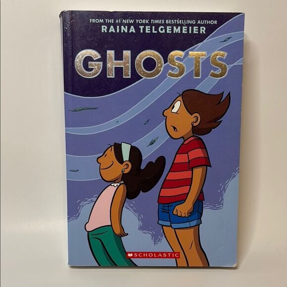 Paperback Scholastic 'Ghosts' by Raina Telgemeier - Children’s Graphic Novel - Picture 1 of 11